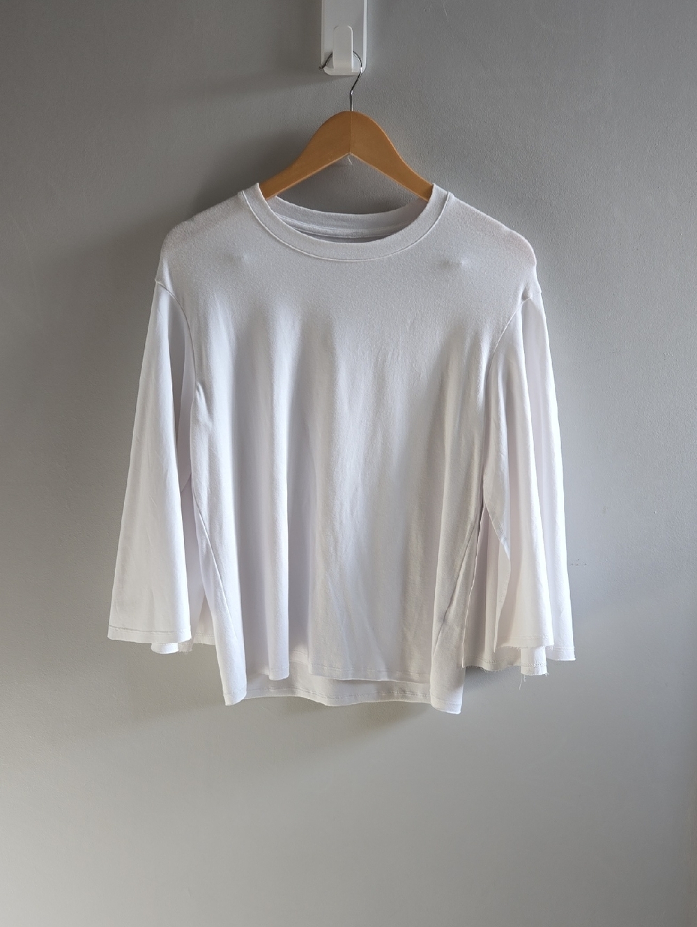 White Southcott Batwing Top Size Medium